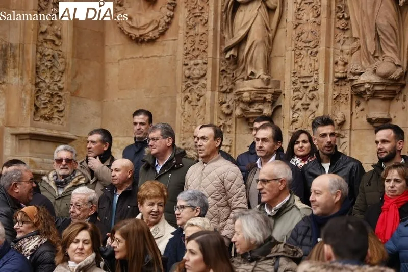 Lectura del manifiesto por la igualdad de los alcaldes del PP. Fotos: David Sañudo.