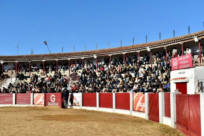 Foto 2 - 18 novilleros participan en el cuarto tentadero del Bols&iacute;n Mirobrigense celebrado en Guijuelo