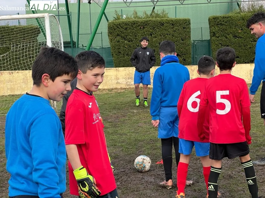 Foto 8 - Un entrenamiento de lo m&aacute;s especial para el Alba de Tormes Club de F&uacute;tbol