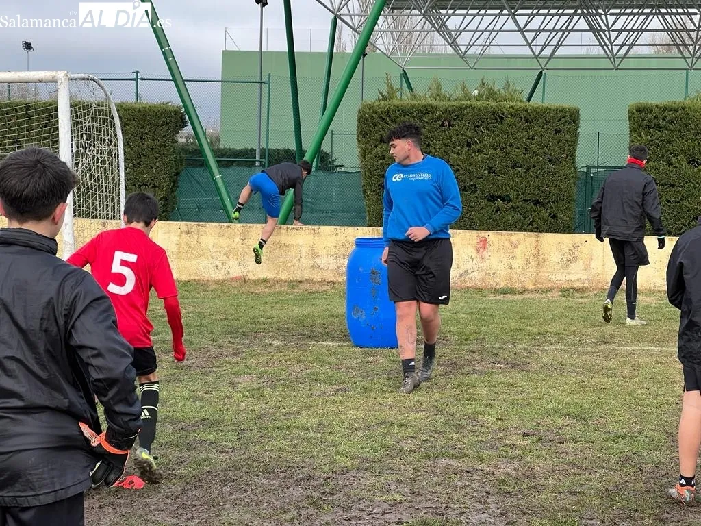 Foto 6 - Un entrenamiento de lo m&aacute;s especial para el Alba de Tormes Club de F&uacute;tbol