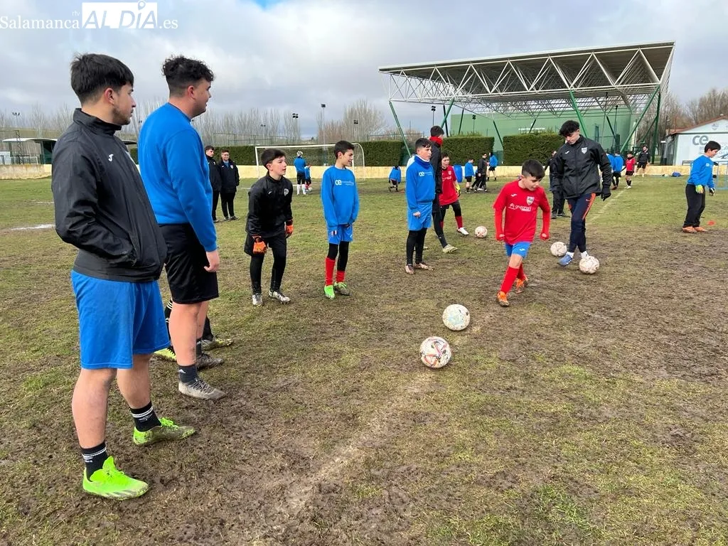 Foto 4 - Un entrenamiento de lo m&aacute;s especial para el Alba de Tormes Club de F&uacute;tbol