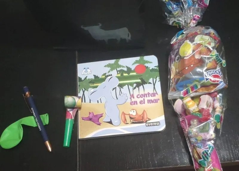 Foto 8 - Los Reyes Magos dejan sus regalos a los ni&ntilde;os de Cabeza del Caballo