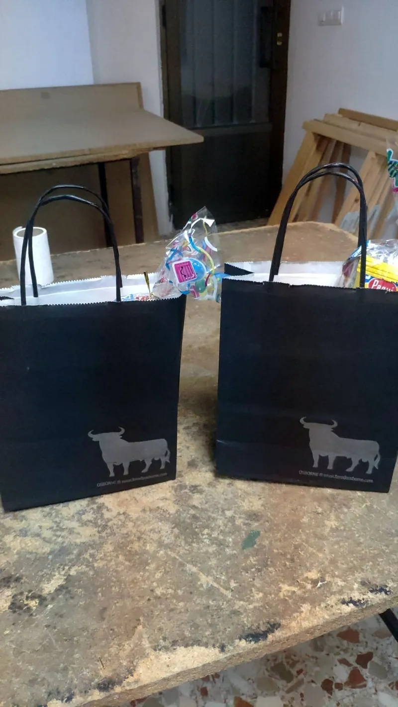 Foto 7 - Los Reyes Magos dejan sus regalos a los ni&ntilde;os de Cabeza del Caballo