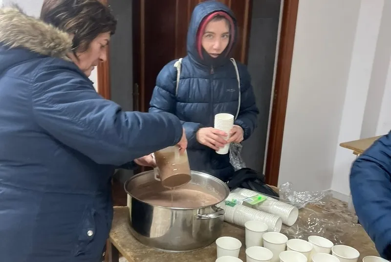 Foto 2 - Los Reyes Magos dejan sus regalos a los ni&ntilde;os de Cabeza del Caballo