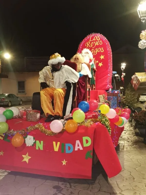 Foto 3 - Melchor Gaspar y Baltasar no faltan a su cita con los ni&ntilde;os de Barruecopardo