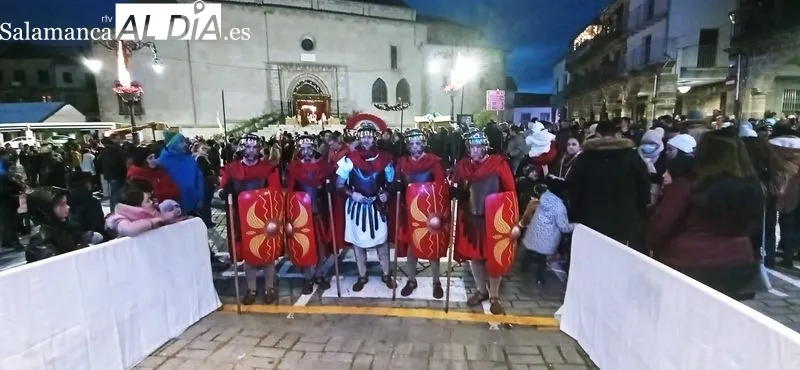 Imágenes de la Cabalgata de los Reyes Magos a su paso por Béjar. Fotos: David Sánchez