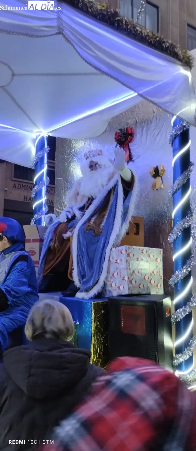 Imágenes de la Cabalgata de los Reyes Magos a su paso por Béjar. Fotos: David Sánchez