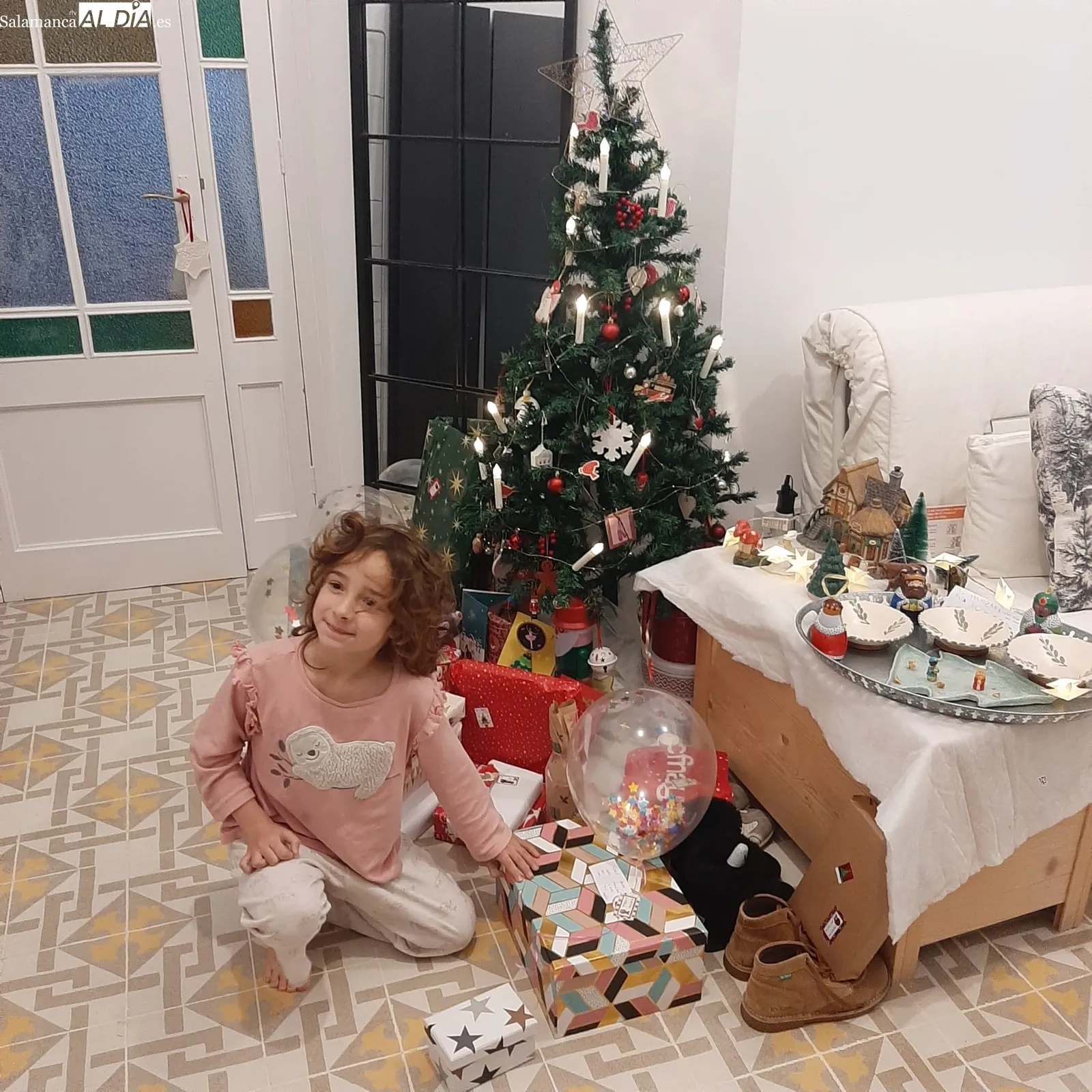 Ilusión y magia entre los niños de Salamanca abriendo sus regalos de Reyes