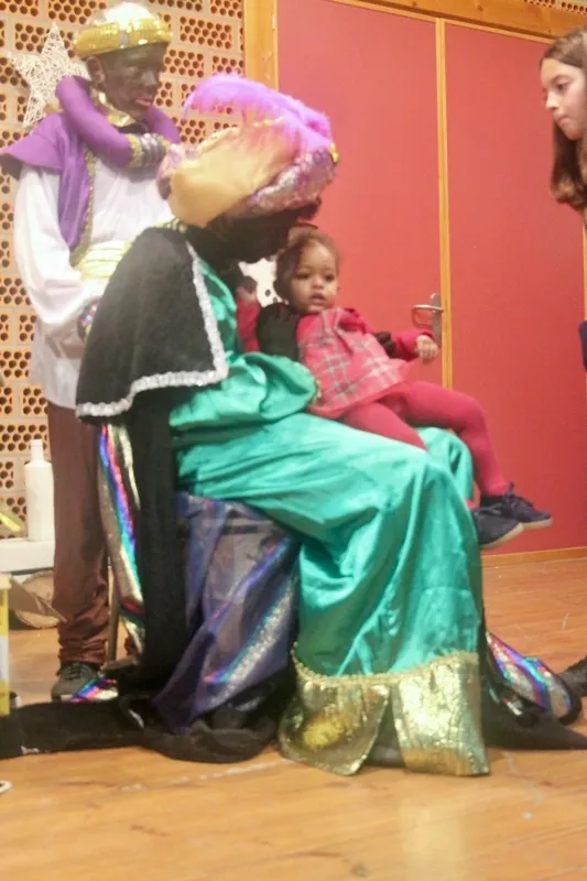 Visita de los Reyes Magos y actuación de los niños en El Cubo de Don Sancho