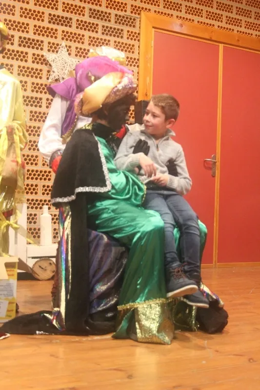 Visita de los Reyes Magos y actuación de los niños en El Cubo de Don Sancho