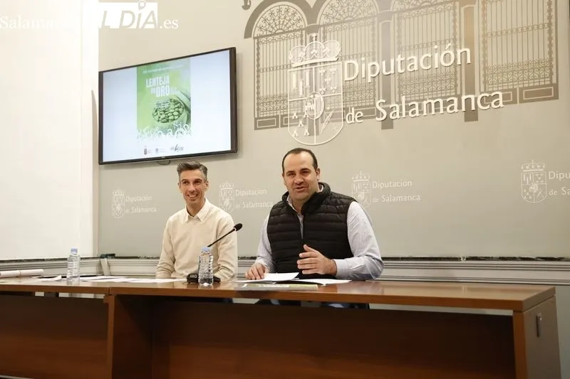  El diputado de cultura, David Mingo, y el alcalde de Parada de Rubiales, José María Cubillos | FOTOS: David Sañudo 
