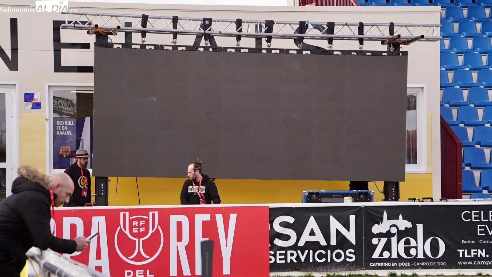 Los videomarcadores, en el estadio / Fotos: Carlos Cuervo