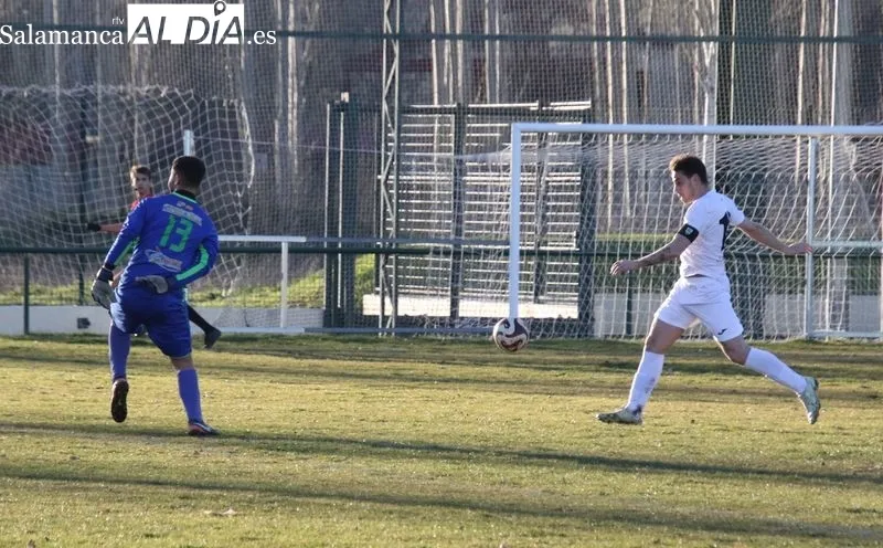 Foto 2 - El Alba de Tormes CF carga contra el arbitraje en su empate con el Jai Alai (2-2)