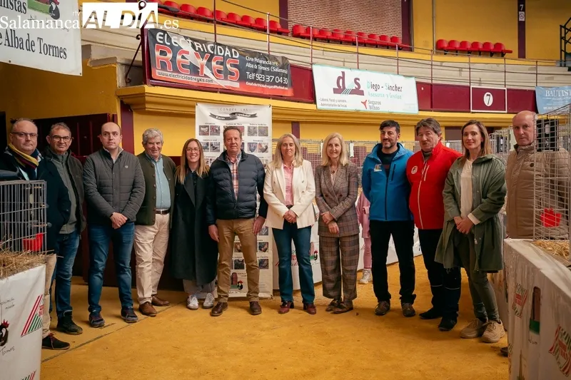 Foto 5 - M&aacute;s de mil aves y 58 expositores en el campeonato internacional de Avicultura y Colombicultura