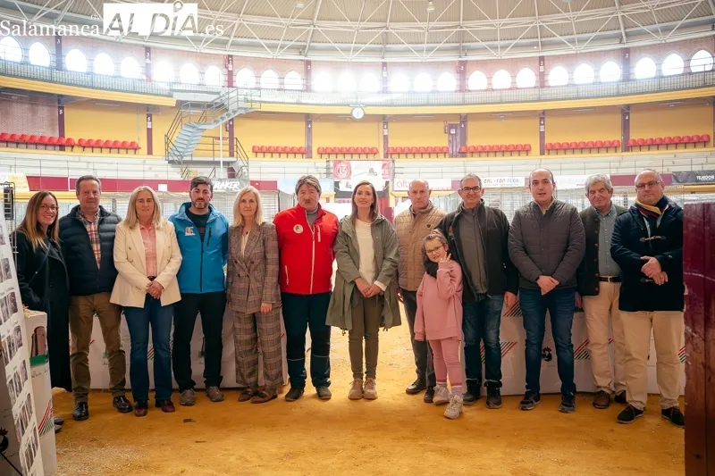 Foto 3 - M&aacute;s de mil aves y 58 expositores en el campeonato internacional de Avicultura y Colombicultura