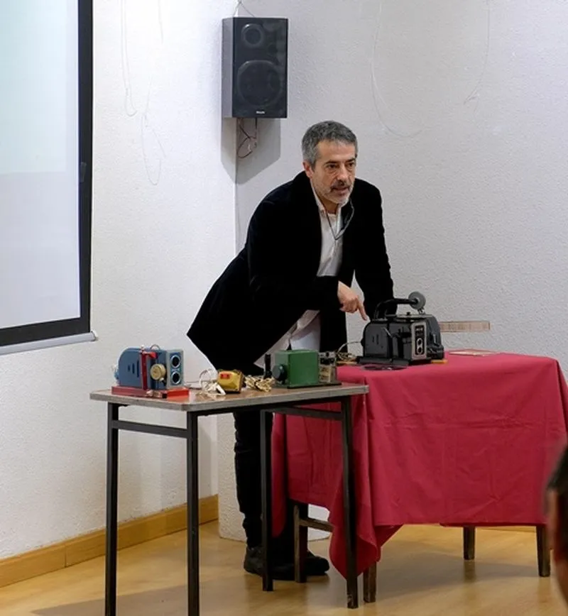 Charla de Antonio Sánchez Sánchez en el Casino Obrero de Béjar. Foto Centro Estudios Bejaranos