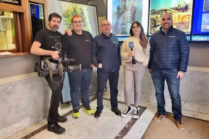 El equipo del programa ‘Aquí hay trabajo’ de la 2 en el Teatro Calderón junto a Proyecfilm
