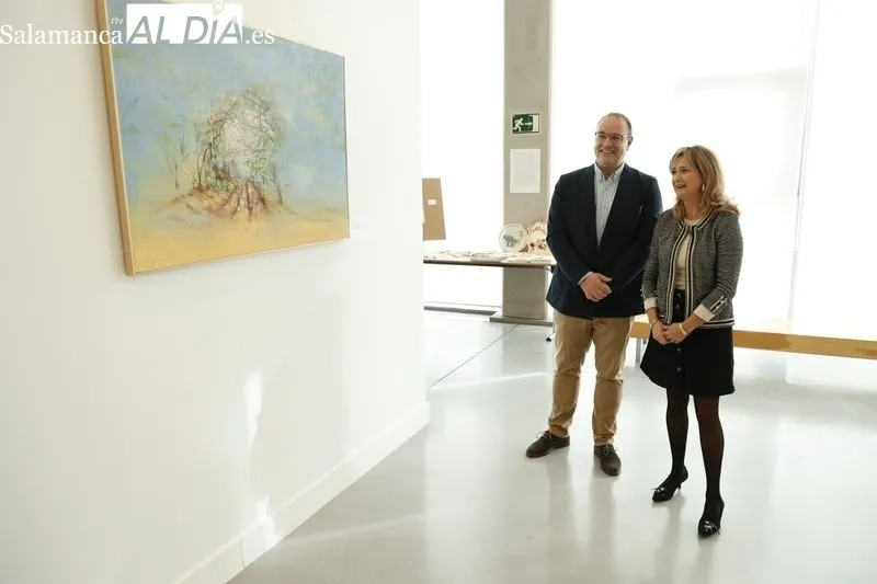 El Centro Municipal Integrado Julián Sánchez ‘El Charro’ acoge una exposición de pintura de Laly Molina Sobrino. Foto de David Sañudo