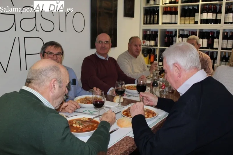 Los Álamos Gastrolab ha celebrado San Antón con un menú especial y gran ambiente