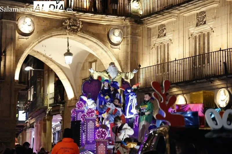 Llegada de los Reyes Magos a la Plaza Mayor. Fotos: EP.