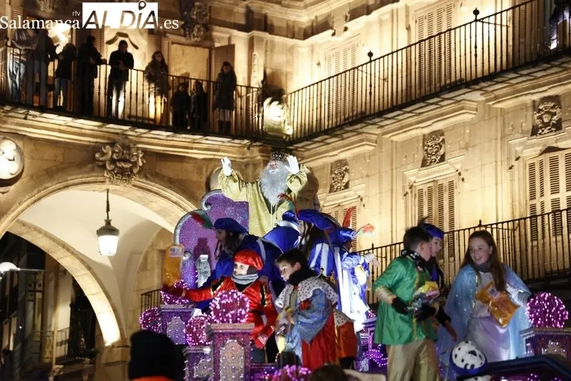 Llegada de los Reyes Magos a la Plaza Mayor. Fotos: EP.