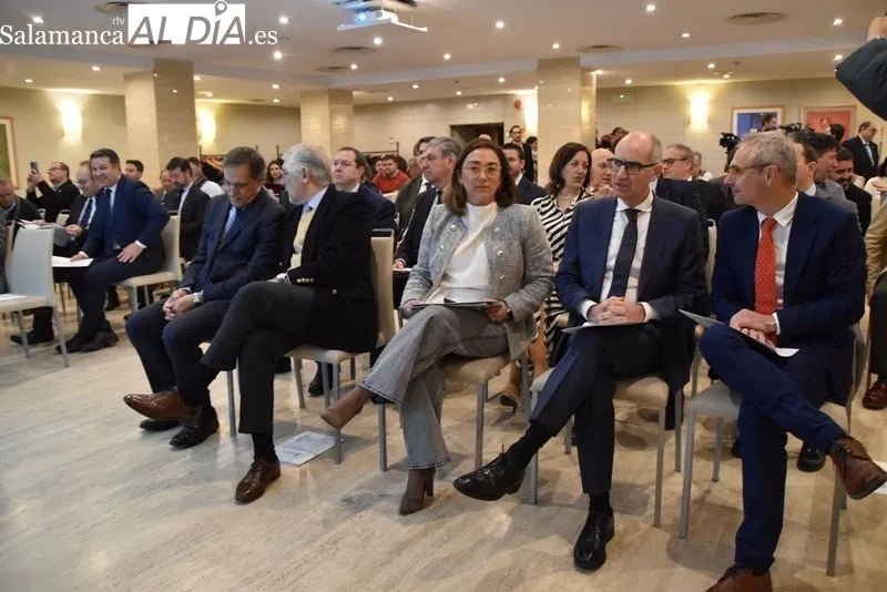 Instituciones salmantinas y portuguesas reivindican el Corredor Atlántico ferroviario | FOTOS: Vanesa Martins 