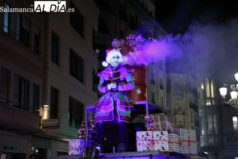 Pasacalles 'Buzón Exprés. Los Carteros de la Navidad', de la Cía. AnimARTS Producciones. Fotos: David Sañudo.