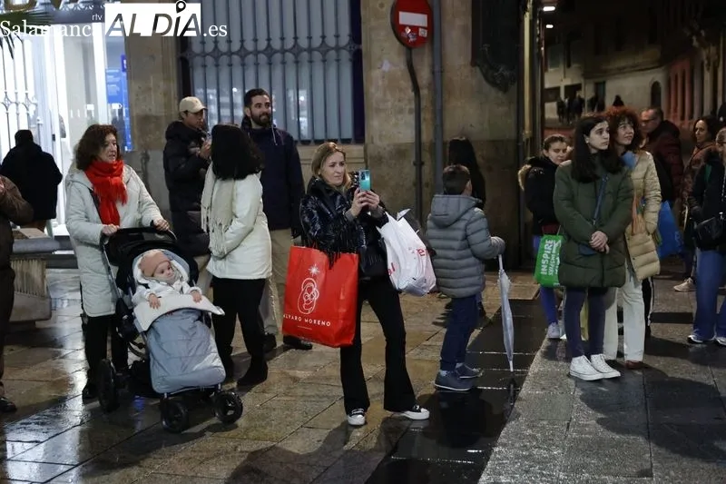 Pasacalles 'Buzón Exprés. Los Carteros de la Navidad', de la Cía. AnimARTS Producciones. Fotos: David Sañudo.