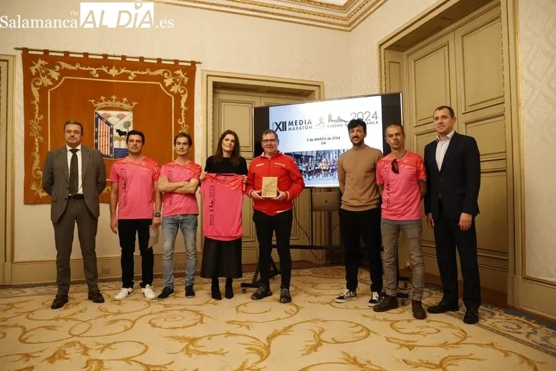 Presentación en el Ayuntamiento de Salamanca de la XII edición de la Media Maratón Ciudad de Salamanca. Foto David Sañudo