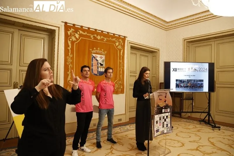 Presentación en el Ayuntamiento de Salamanca de la XII edición de la Media Maratón Ciudad de Salamanca. Foto David Sañudo