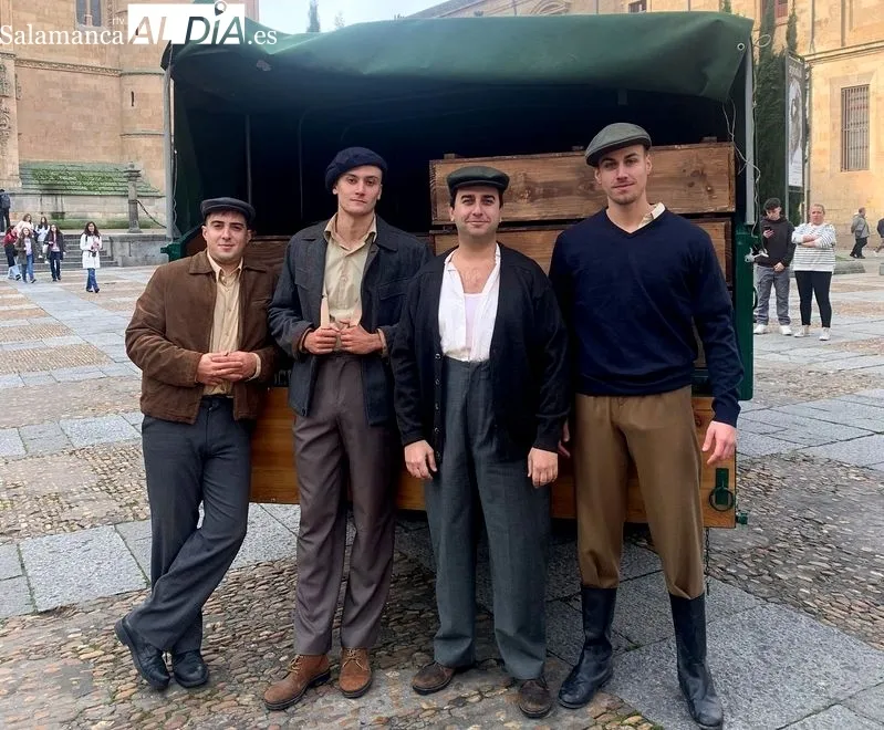Figurantes en la plaza de Anaya, con motivo del rodaje de Stellarum Films