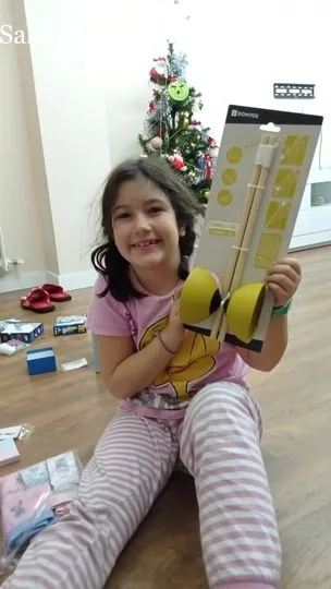 Ilusión y magia entre los niños de Salamanca abriendo sus regalos de Reyes