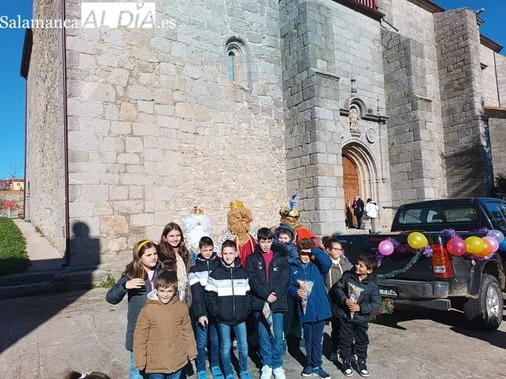 Ilusión y magia entre los niños de Salamanca abriendo sus regalos de Reyes