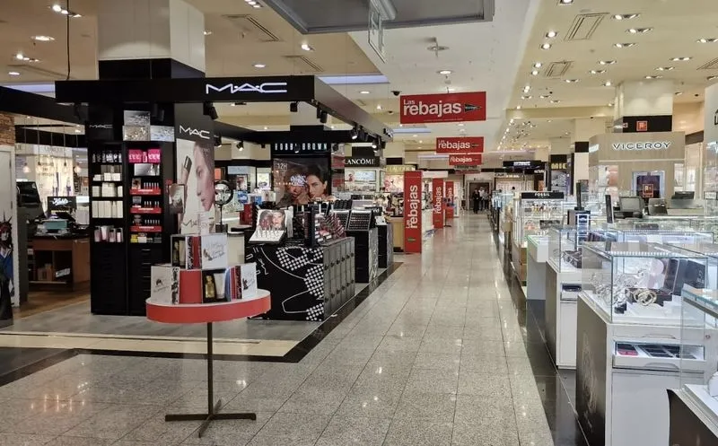 Foto 3 - El Corte Ingl&eacute;s de Salamanca, listo para las rebajas