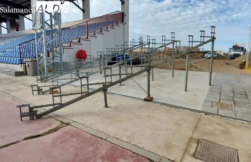 La grada supletoria ubicada entre el fondo local y la Preferencia / Carlos Cuervo