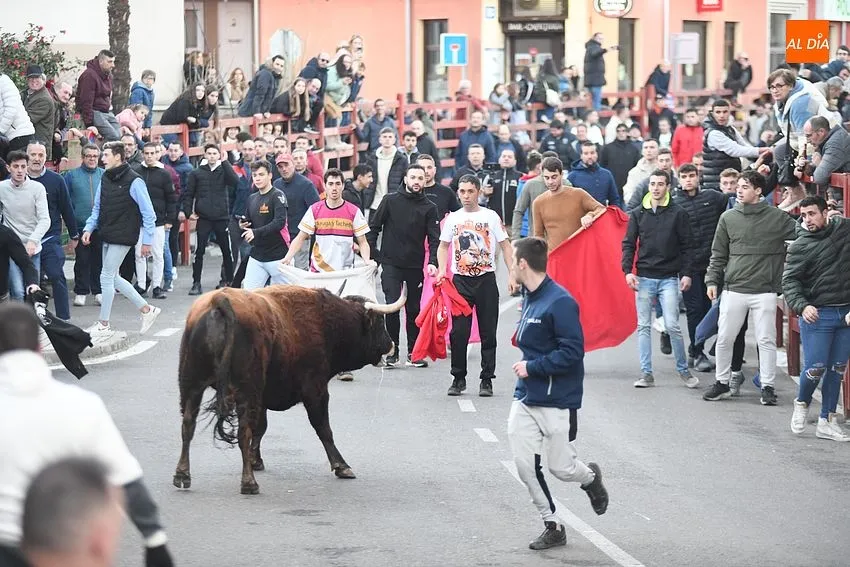 Foto 8 - Carbonero y Cotidiano avanzan el inminente Carnaval con sendas largas estancias en la calle