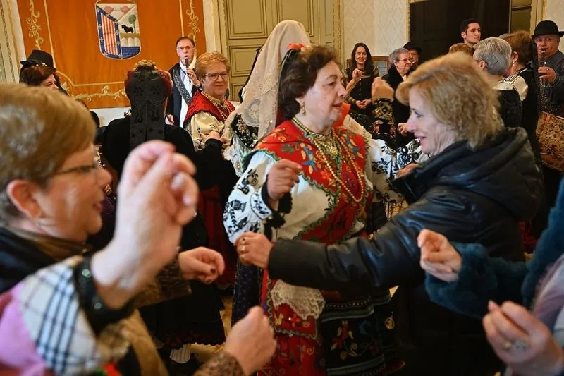 Águedas en el salón de recepciones del Ayuntamiento