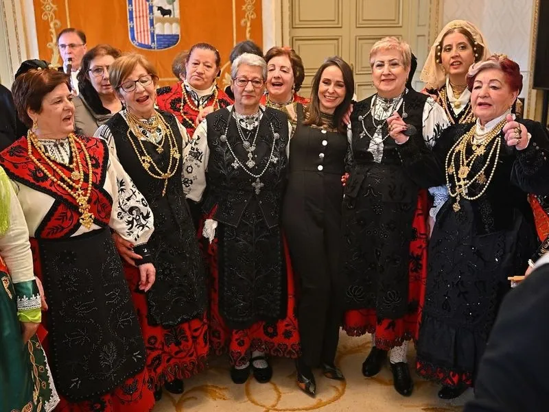 Águedas en el salón de recepciones del Ayuntamiento