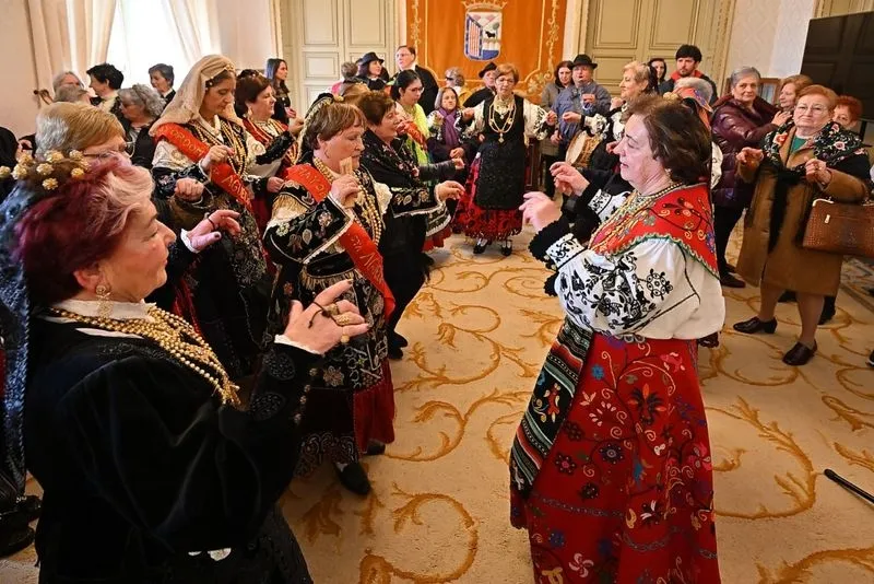 Águedas en el salón de recepciones del Ayuntamiento