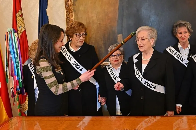 Águedas en el salón de recepciones del Ayuntamiento