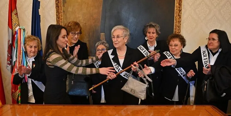 Águedas en el salón de recepciones del Ayuntamiento