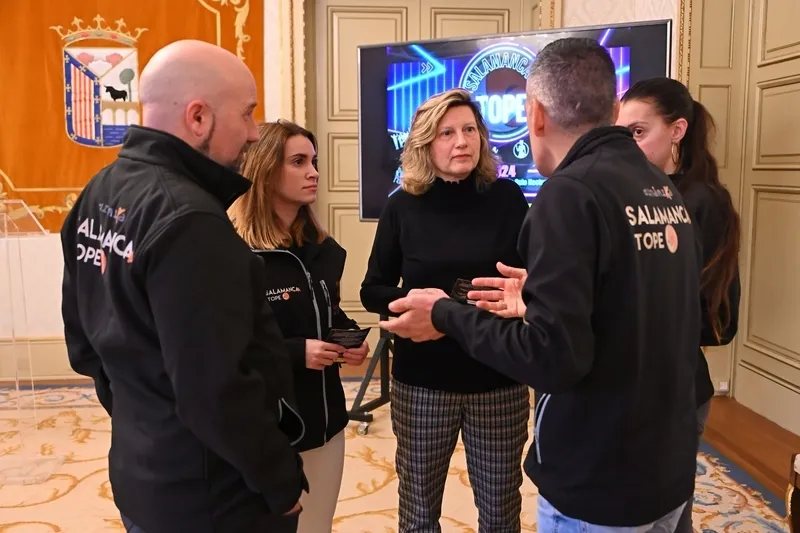 Presentación de la nueva edición de ‘Salamanca a Tope’ en el Ayuntamiento de Salamanca.
