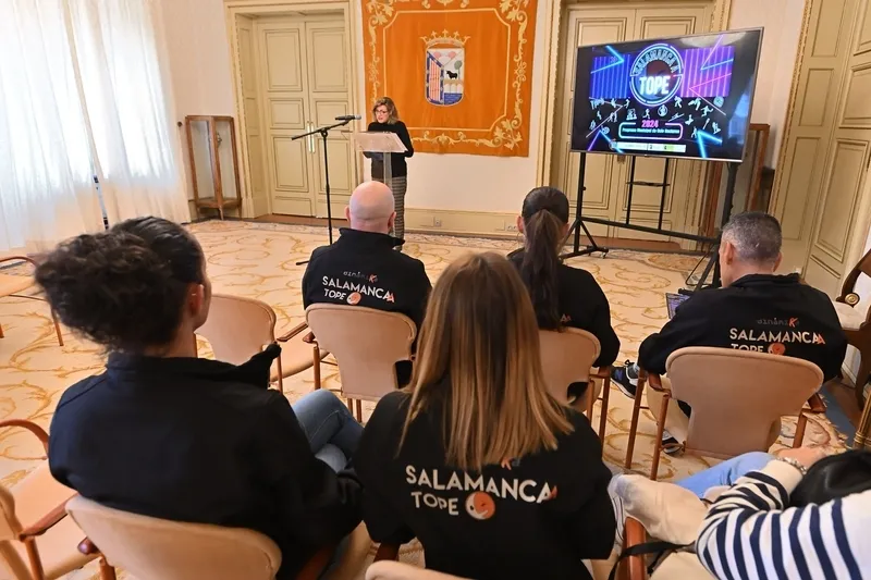 Presentación de la nueva edición de ‘Salamanca a Tope’ en el Ayuntamiento de Salamanca.