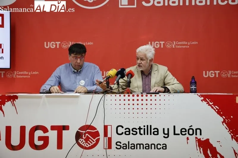 Los secretarios provinciales de UGT Y CCOO Salamanca, Marcelino Muñoz y José Antonio Gallego, han informado sobre la concentración. Fotos: David Sañudo