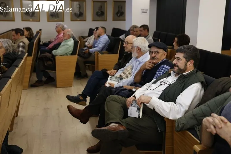 El médico salmantino Fernando Diego Domínguez, ha presentado su novela 'Libélula Blanca'