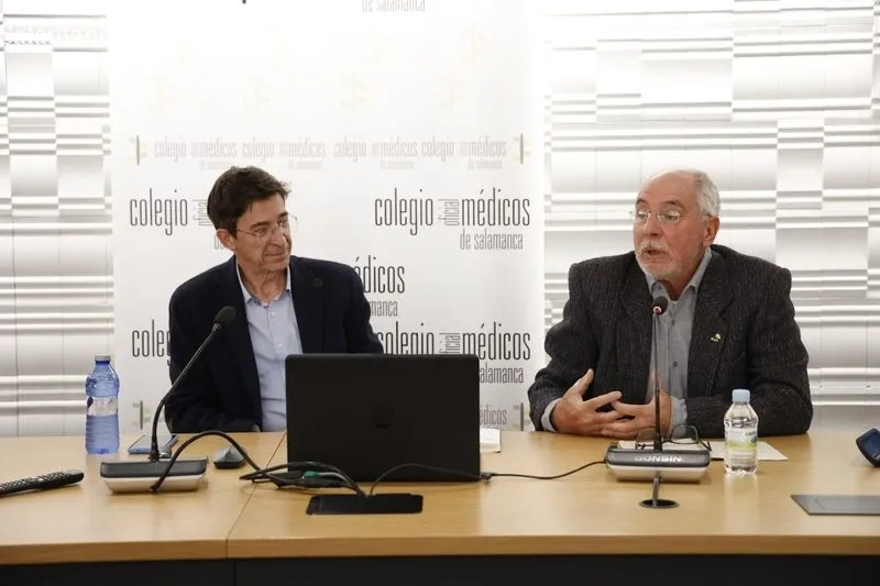 El médico salmantino Fernando Diego Domínguez, ha presentado su novela 'Libélula Blanca'