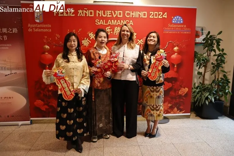 Exposición de trajes tradicionales chinos | FOTOS: David Sañudo 