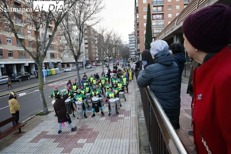 Batucada Blocco Charro y pasacalles de disfraces en Garrido. Fotos: David Sañudo