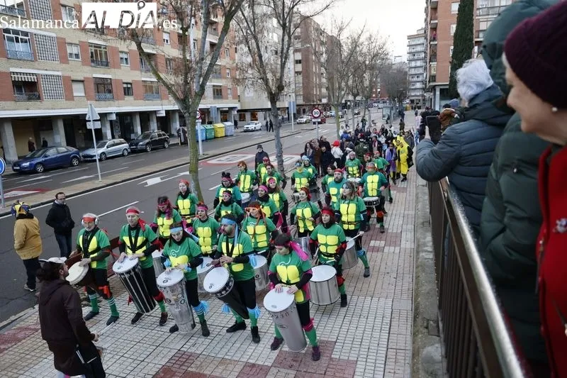 Batucada Blocco Charro y pasacalles de disfraces en Garrido. Fotos: David Sañudo