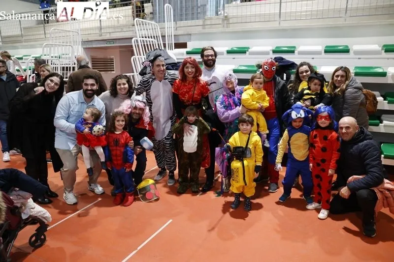 Juegos populares y fiesta de disfraces de Carnaval en la Lonja de los Huertos Urbanos. Fotos: David Sañudo